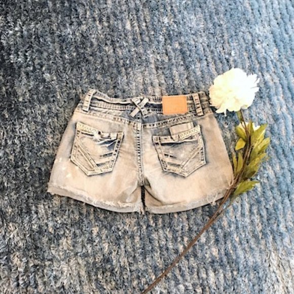 Amethyst Jean Shorts - Picture 2 of 8